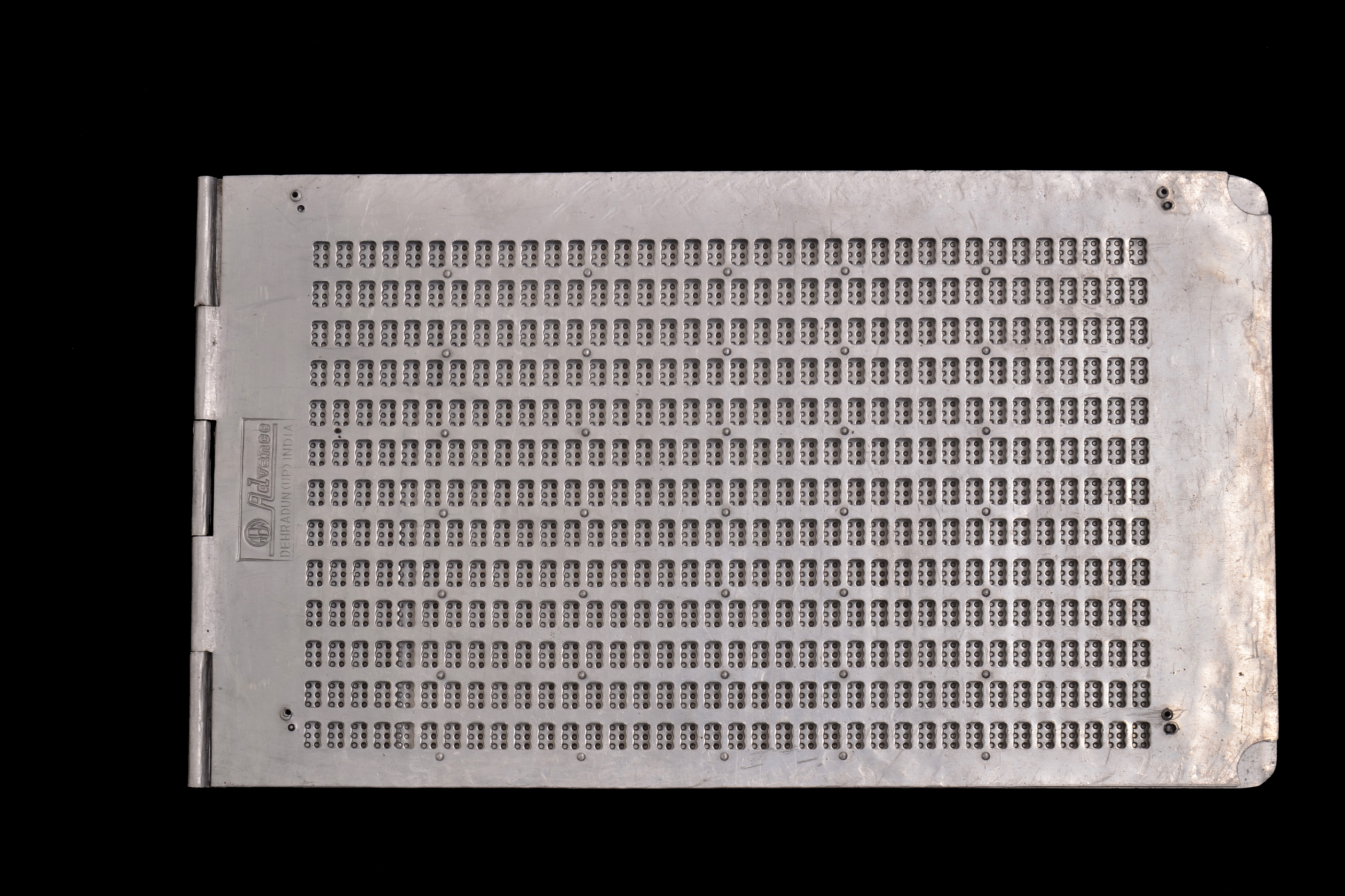 13 Line 36 cells Inter point Braille writing slate (Aluminum)